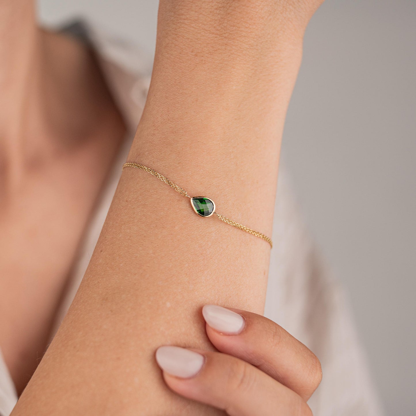 14k Solid Gold Double Chain Emerald Teardrop Bracelet, Elegant Gemstone Jewelry, Minimalist Gold Wristwear, Luxury Gift for Her