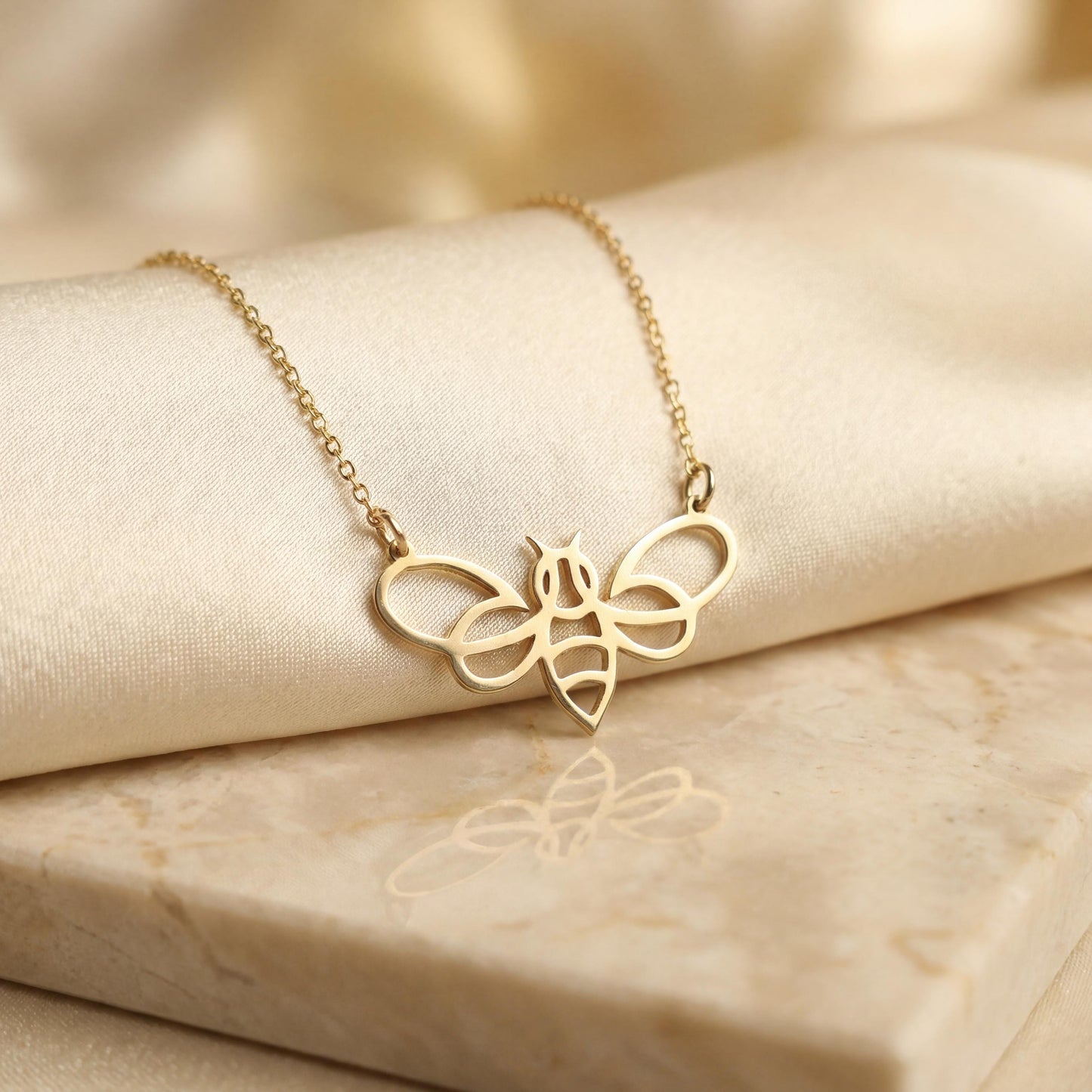 Bumble Bee Necklace, Dainty Bee Pendant, Minimalist Jewelry, Mothers Day Gift, Nature Lover Gift, Honey Bee Choker